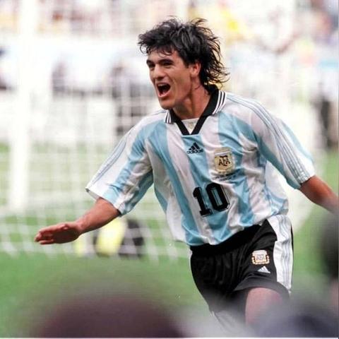 老板买7万足球多少钱