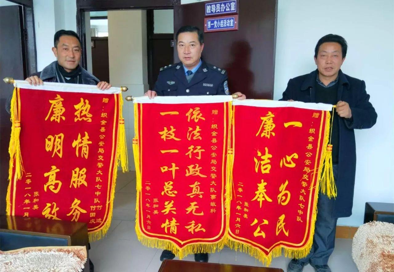梦境中的警示，解读做梦梦见路口三面都有死人的深层含义