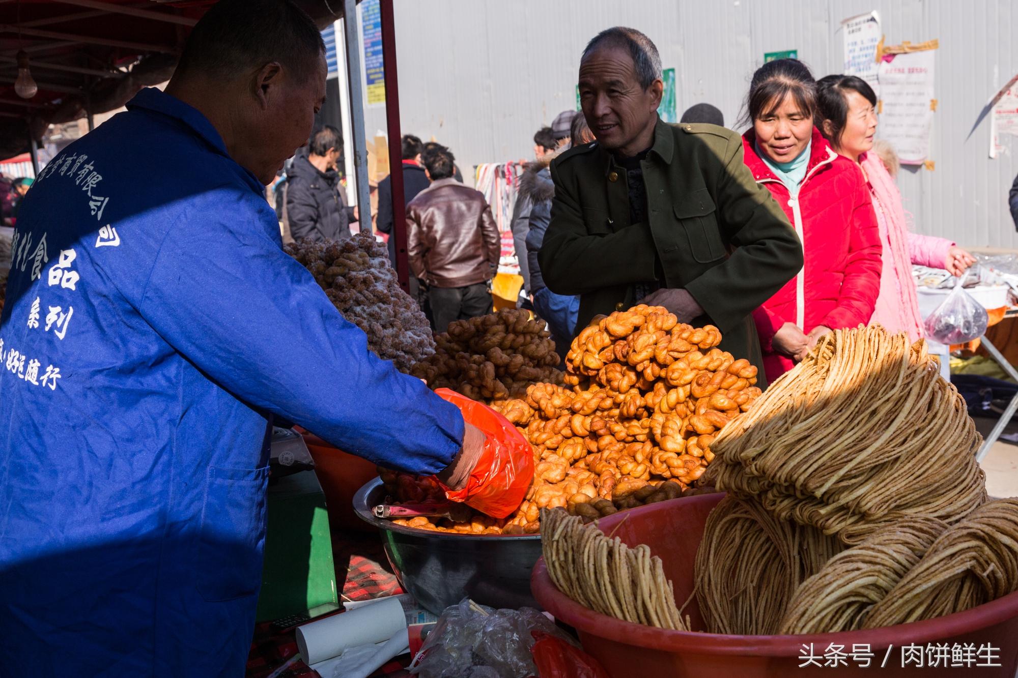 做美食什么生意好做（身边最赚钱的地摊生意有哪些）