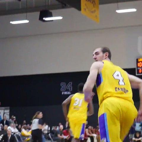 足球空接传球怎么传