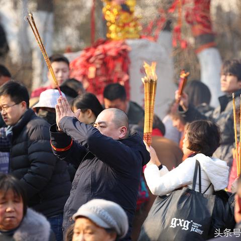 济南市中初一总共多少人