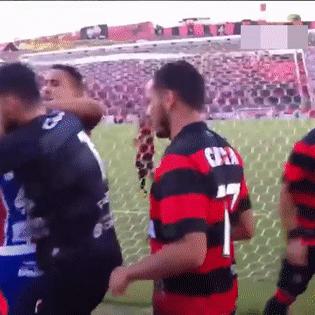 足球多少张红牌算3-0