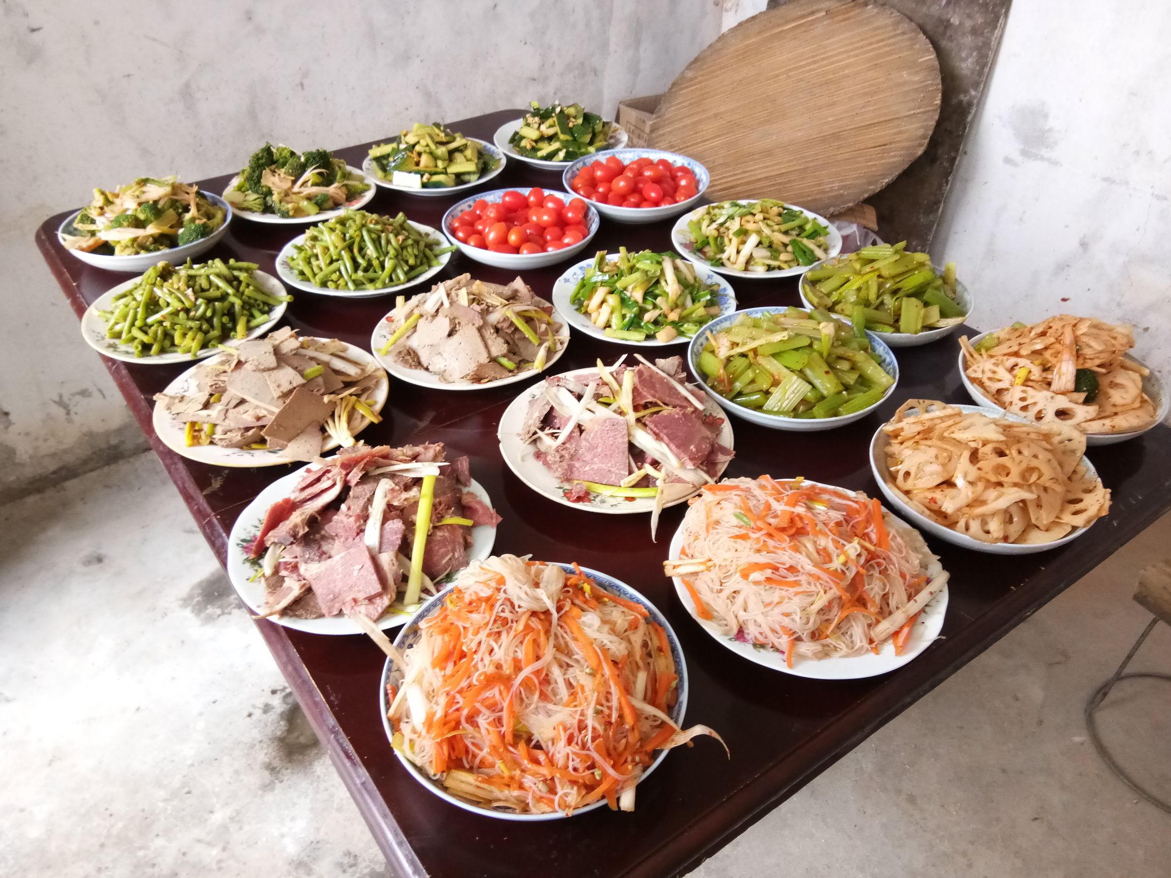 饭店做什么美食（一般小餐馆营业额1000利润多少）