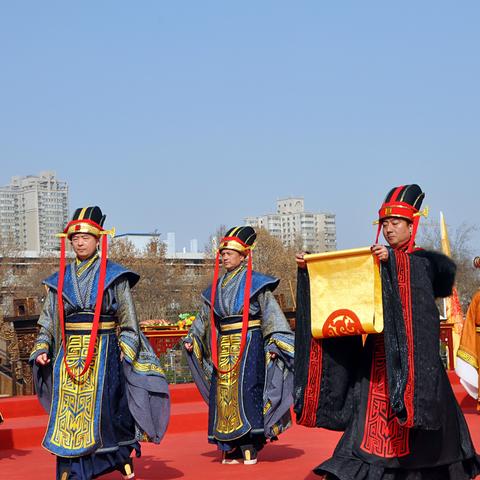 西安在隋唐时期的名称是什么，最早在西安建立都城的是哪个朝代？