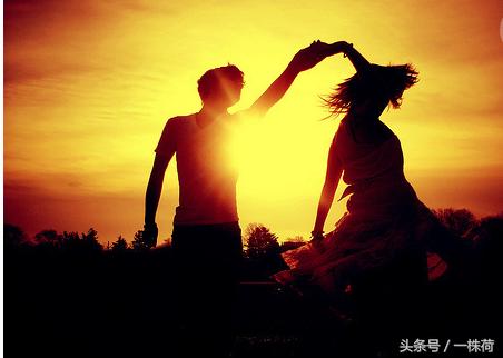 晚風輕輕吹過飄動我的衣裳粵語歌曲_什么樣的飄動形容詞 運營百科