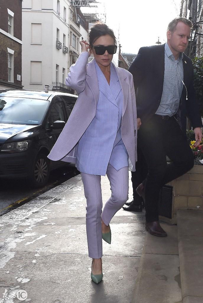 《脸书、FB、Facebook号购买平台官网市场深度分析：选择合适平台的五大关键》