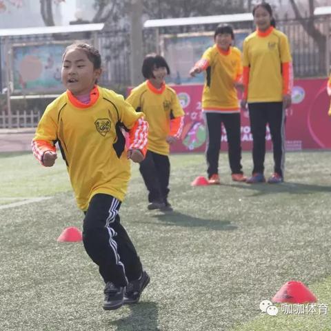 撞脸男明星足球运动员的长尾关键词有什么