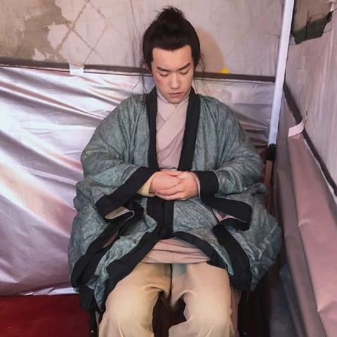 关于00后女生在上海发展相关关键词有哪些