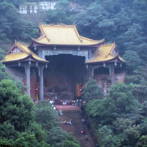 峨眉山一日游精选攻略：探寻千年古刹的绝美风光-第2张图片-其人生活百科