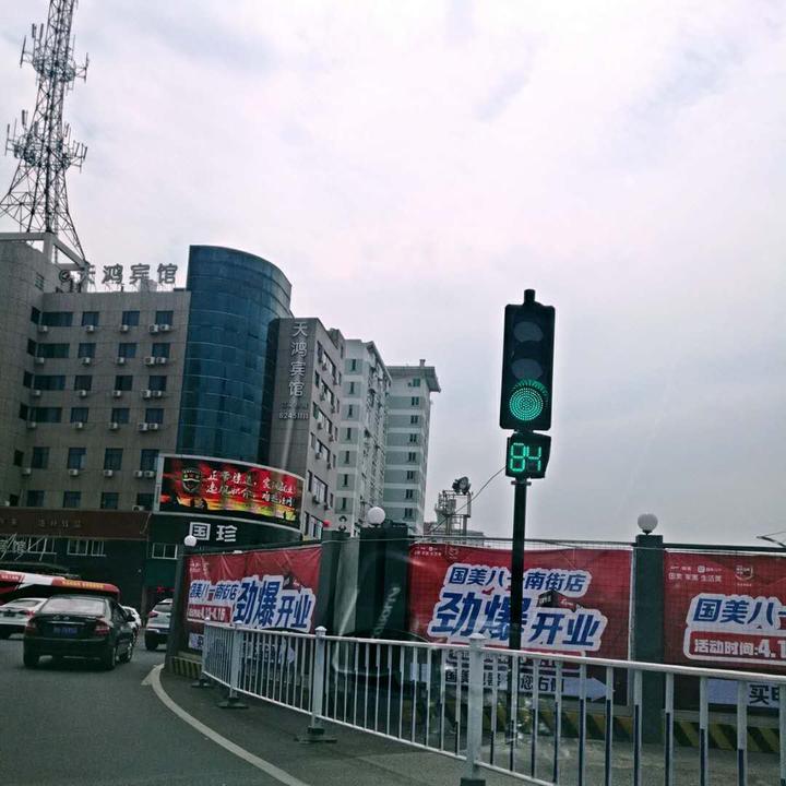 红绿灯为什么不倒计时有些十字路口的红绿灯为什么没有到计时