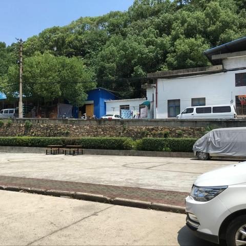 武汉市哪个中学有篮球场