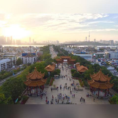 合肥和长沙中间的城市？