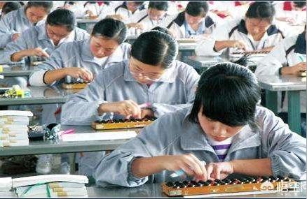 高等职业教育探索论文大力发展职业教育的意义