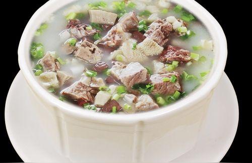 菏泽有什么美食街（菏泽什么地方卖牡丹特产）