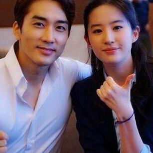 什么叫第三种爱情先说