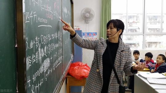 现代教育启示录：从"讲课"到"上课"，一字之差定输赢