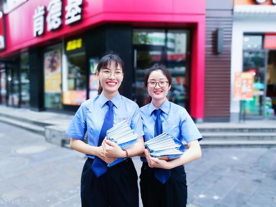 创业初期夫妻俩被人欺负，他们用了十年时间，年利润从0到300万