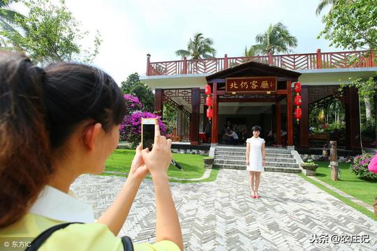 承包了1000亩四荒地，可以申请做农庄吗？