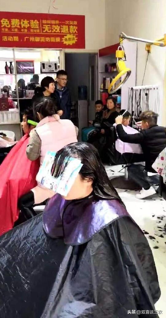女理发师，回家创业，实现人生逆转