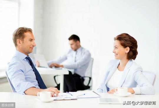 决定你薪水的只有你自己，想着向老板提薪，不如自己为自己加薪。