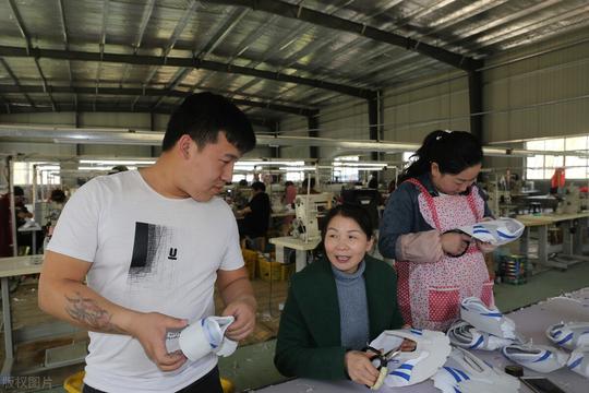 村支书职业化，是解决村干部问题的关键一招吗？