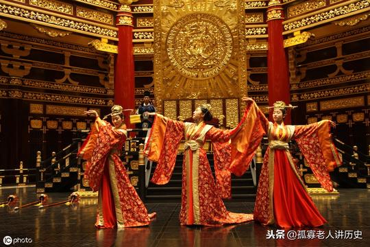 唐朝皇室规矩大，修史书让前朝皇帝避讳，武力威逼属国国王守规矩