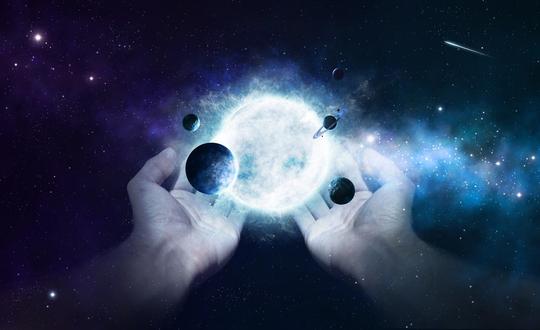 这部冷门科幻片完全是《地心引力》+《火星救援》+《普罗米修斯》