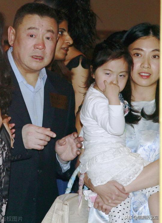 赚了155亿美元，时常与当红女星传出绯闻，他就是风流的刘銮雄