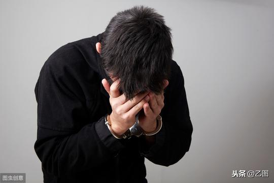 大学生欲和15岁初中女生恋爱，遭女孩家人反对后，残忍将她杀害
