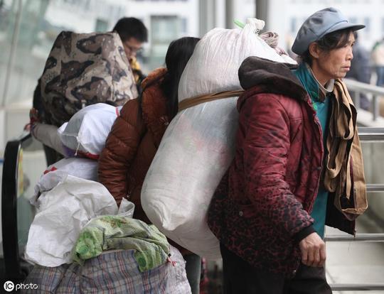 农民工朋友留个心眼，火车站出现“新骗术”，遇到别慌张