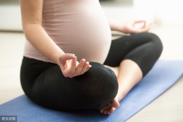 孕妇3个月抚摸胎教的手法
