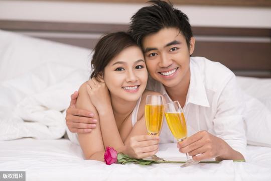 男神女神们，幸福敲门需要三步。那就是，真实+真心+真诚=真爱