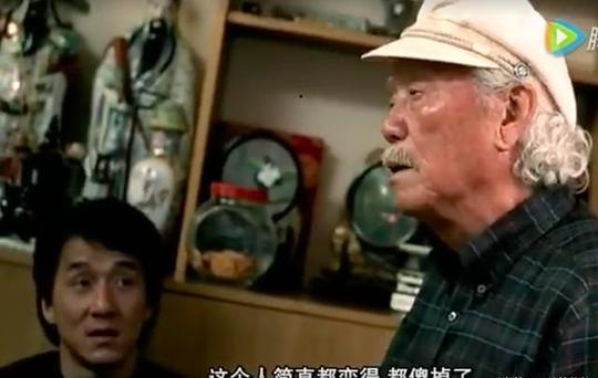 成龙父母的传奇经历可以拍一部电影，实际上也拍了