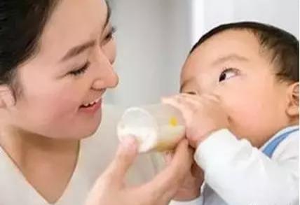 配方奶粉跟调乳奶粉的区别(母乳和奶粉混合喂养怎么搭配协调)