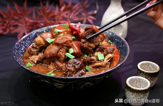 小餐馆里的特色菜，冷切羊肉无膻味，11味料包显功力