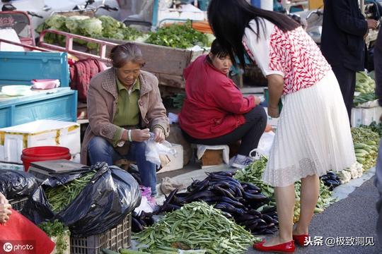 菜场大妈的新生意：通过外卖平台卖菜，月营收超十万