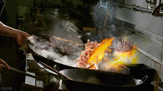 餐饮小白初创业怎么选择？做一家投资低、风险低的外卖加盟项目