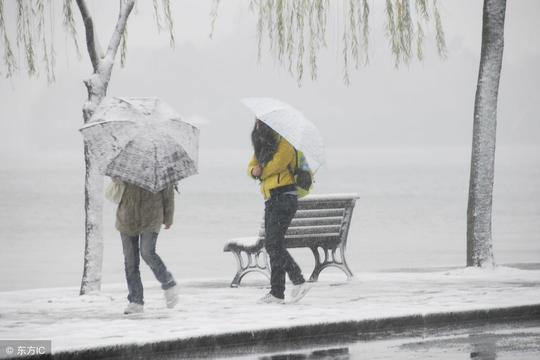 杭州下大雪，做了10秒短视频配了1首歌，朋友圈评论瞬间被攻陷