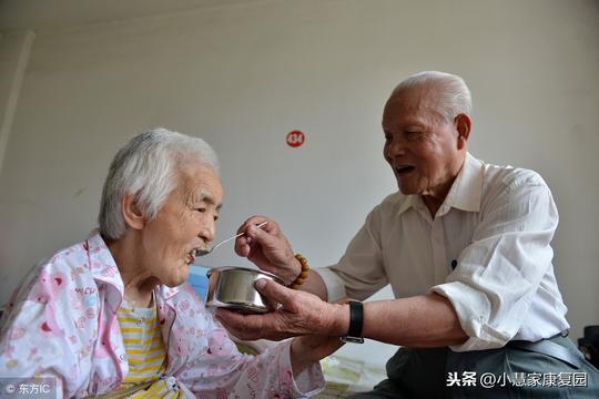 权健被查，康老头感慨，老人家的钱就这么好骗？
