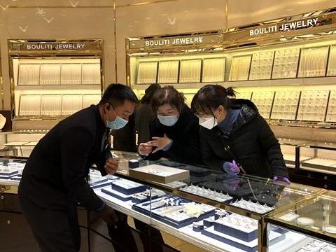 延吉市民购物热情高珠宝生意火