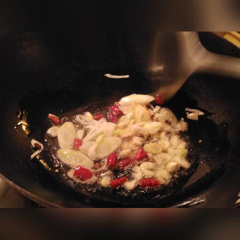 菜花炒肉片的做法大全的长尾关键词是什么