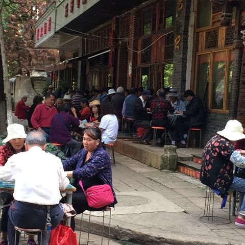 昆明市晚上哪里有玩的地方