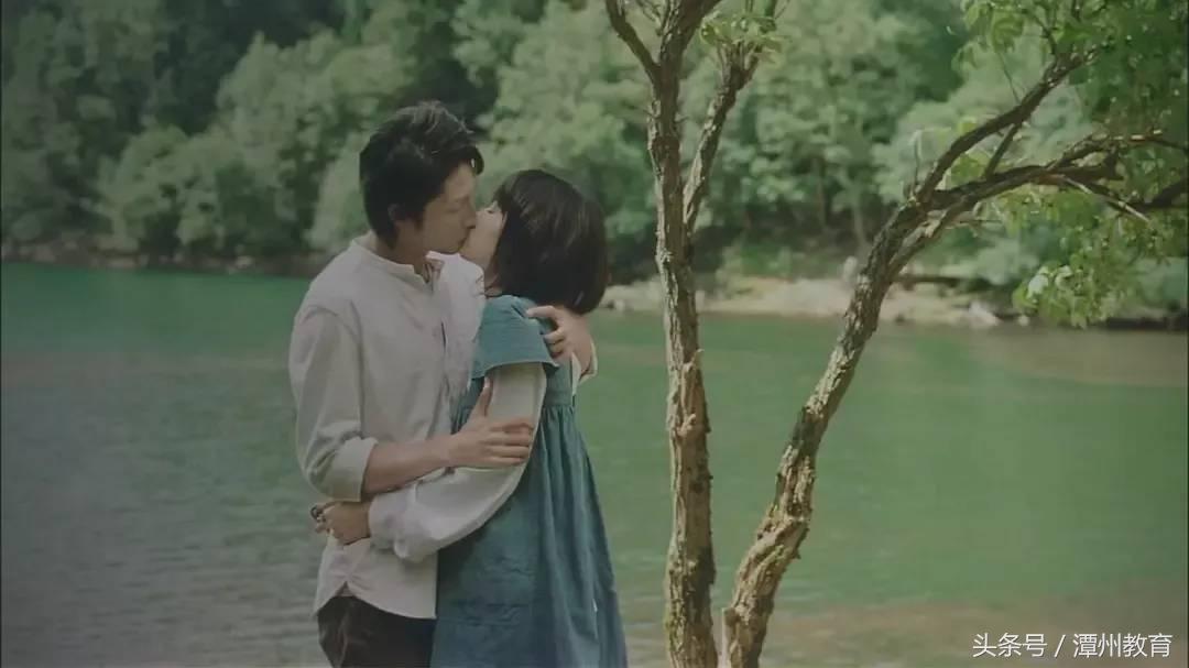 梦境的涟漪，昨晚梦见和一个女孩接吻的深层含义与心理解析