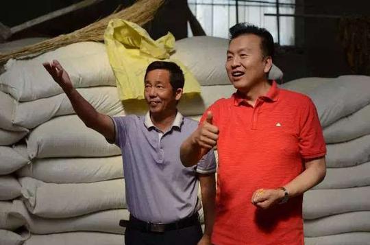 王书怀是台前县东碱场村的村长,经营过很多生意.
