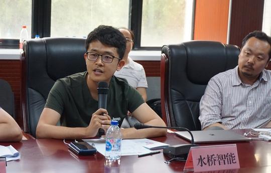参会留学人员企业代表发言