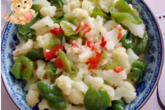 双椒花菜的做法_双椒花菜怎么做好吃_伙食网