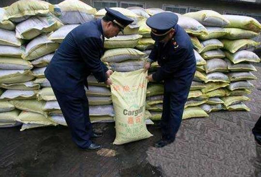 在农村，看到这几种化肥卖得再便宜也别买，“肥”不了自家田