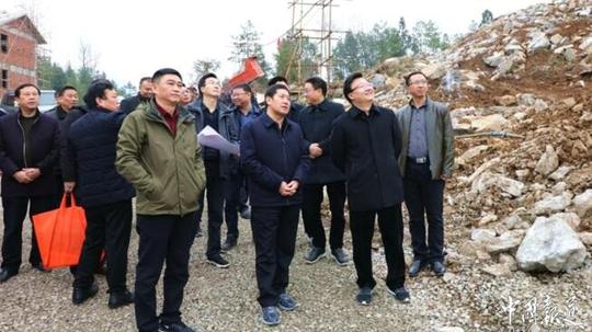 宣汉县委书记县长深入巴山大峡谷调研旅游扶贫综合开发项目