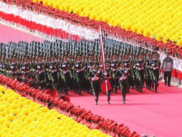 国庆70周年阅兵观后感500字作文