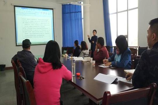 王丽娟副院长为大家分享"项目申报书"的写作技巧
